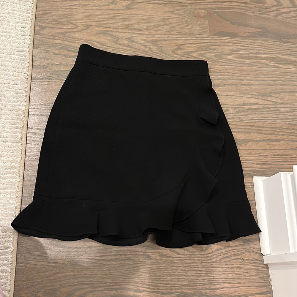 Club Monaco black mini ruffle skirt